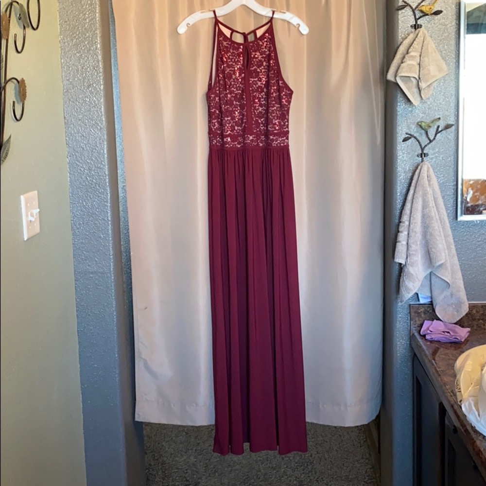 Maroon Morgan and Co. Lace Keyhole Tie Back Halter